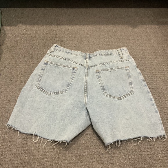 Brand new white fox shorts - Picture 2 of 3